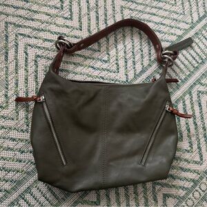 Nino Bossi Olive Green Leather Shoulder Bag Silver Hardware VGUC Pockets Zippers